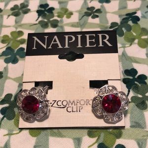 ⭐️NAPIER CLIP EARRINGS⭐️